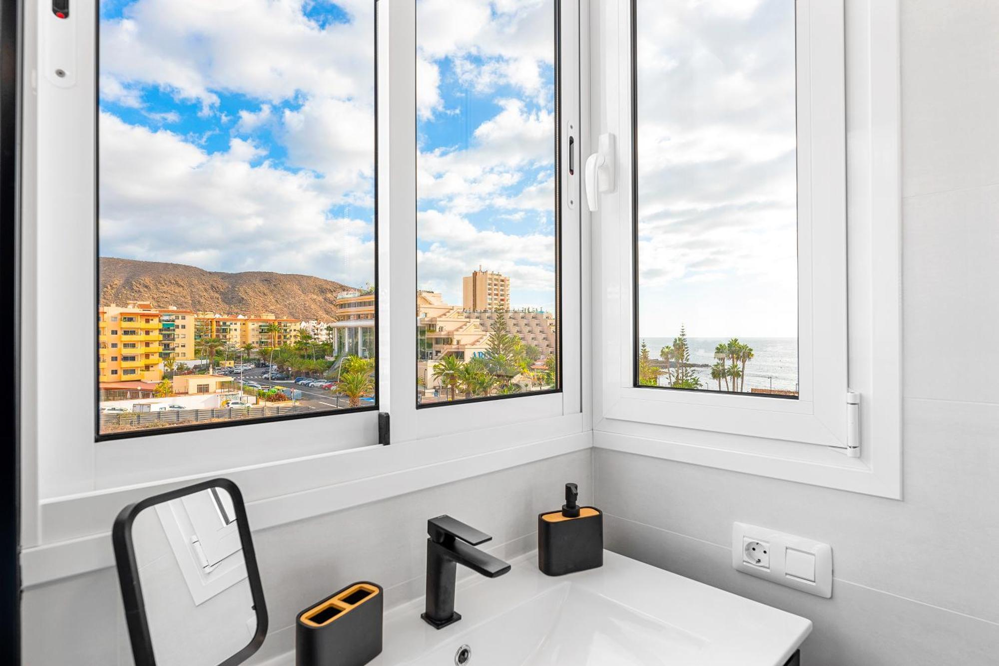 Sasha Suite Tenerife Лос Кристианос Экстерьер фото